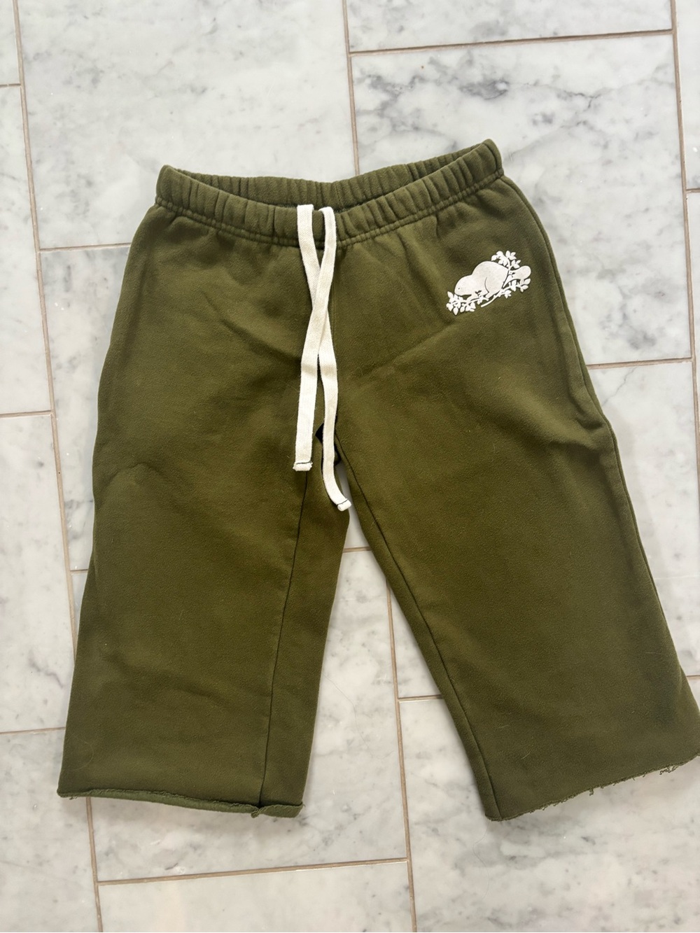 Vintage Roots Olive Green Drawstring Capri Sweats | XS